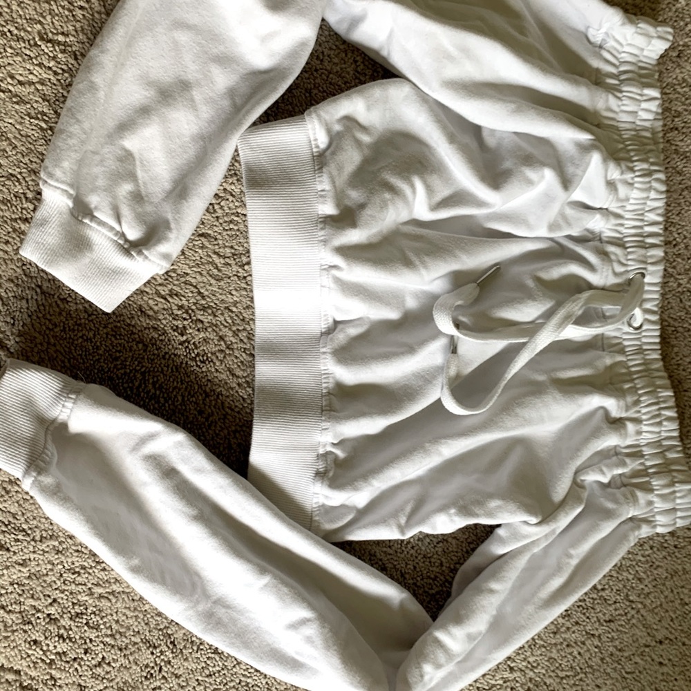 Sommer Ray Cropped Sweatshirt
